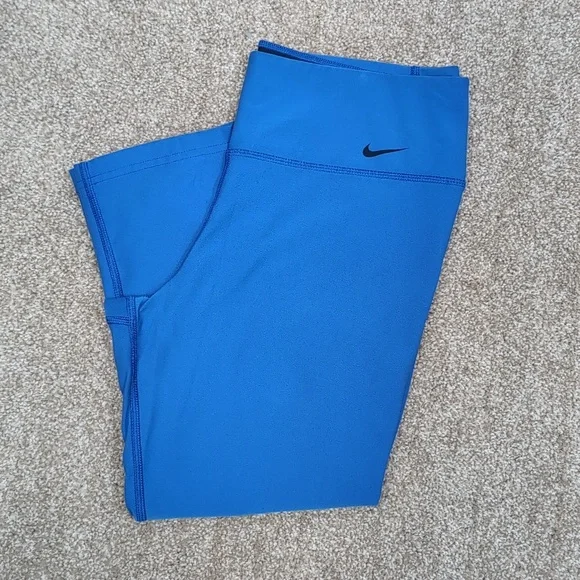Nike Capri leggings - Picture 1 of 7